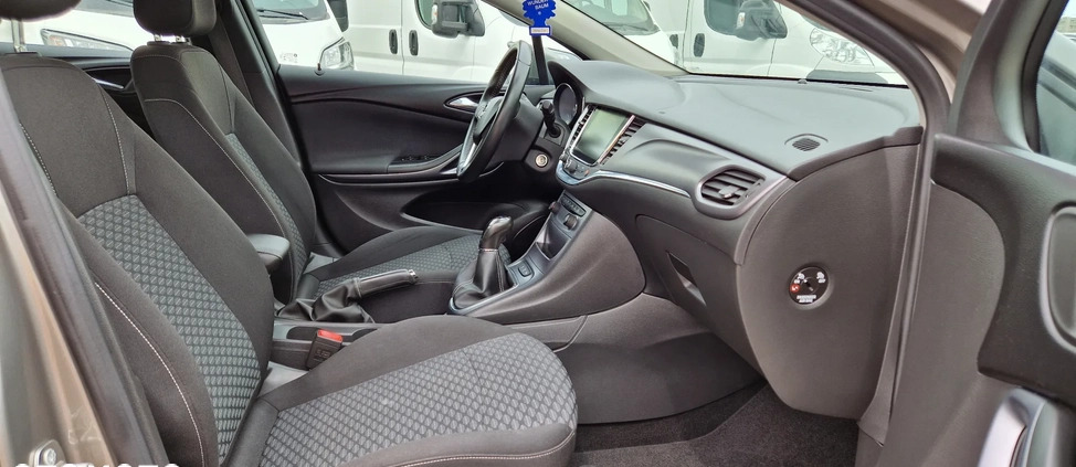 Opel Astra cena 39900 przebieg: 173000, rok produkcji 2016 z Tuszyn małe 742